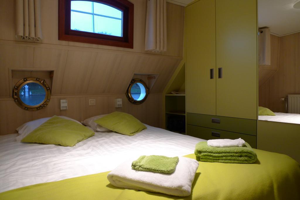Barge Johanna Bed & Breakfast