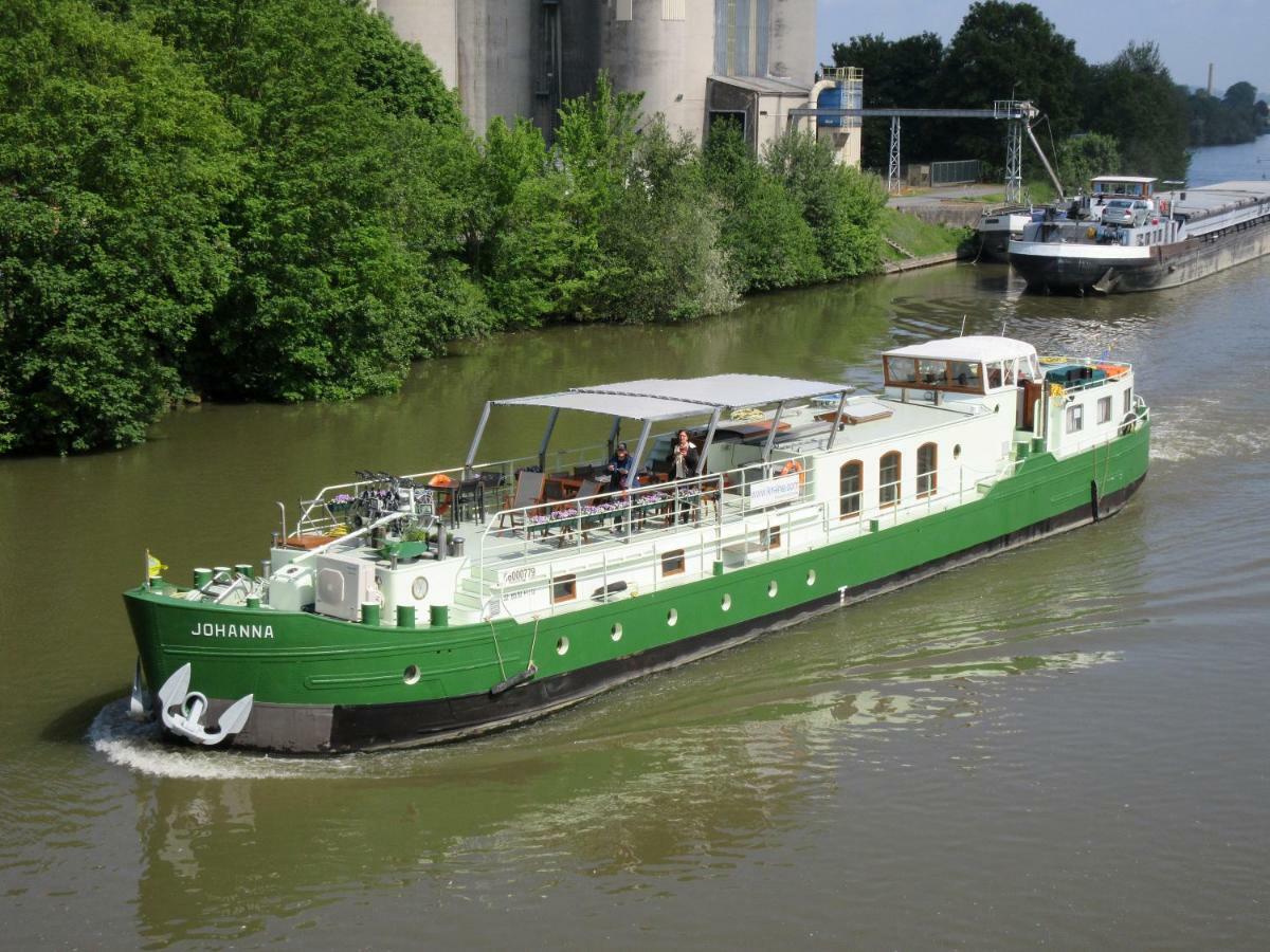Barge Johanna Bed & Breakfast